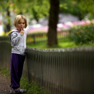 Little Girl With Lolly Background for iPad 3