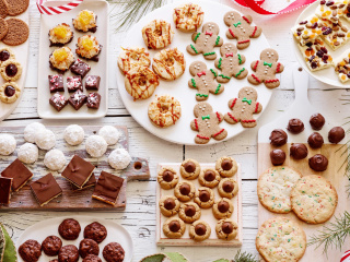 Das Traditional Christmas Cookie and Gingerbread Wallpaper 320x240