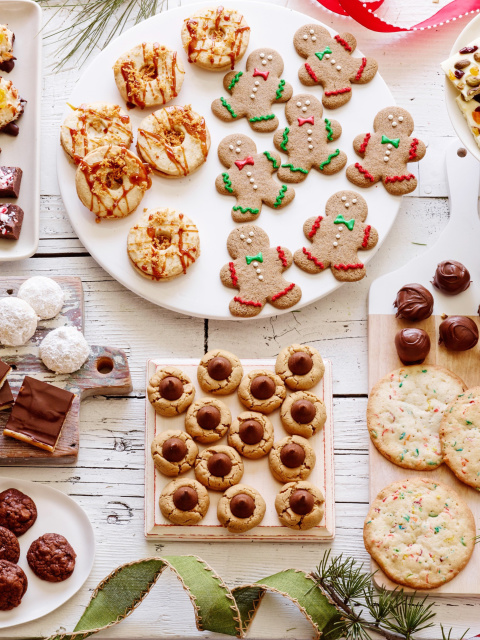 Traditional Christmas Cookie and Gingerbread wallpaper 480x640