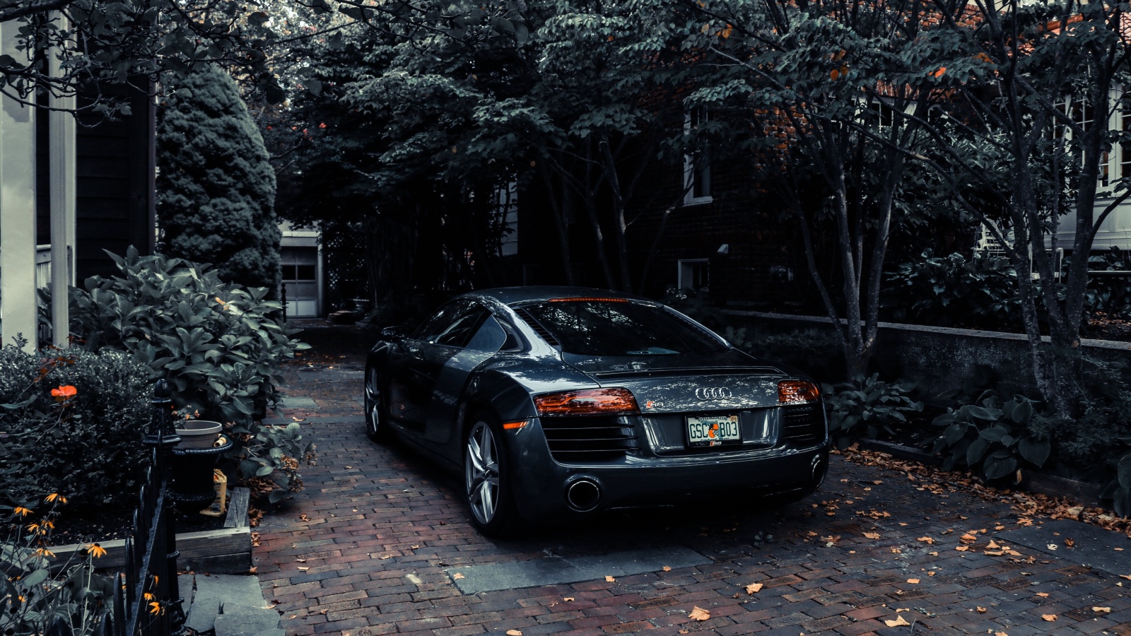 Fondo de pantalla Audi R8 Black V10 1600x900