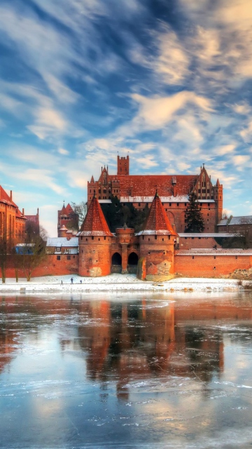 Fondo de pantalla Malbork Castle - Poland 360x640
