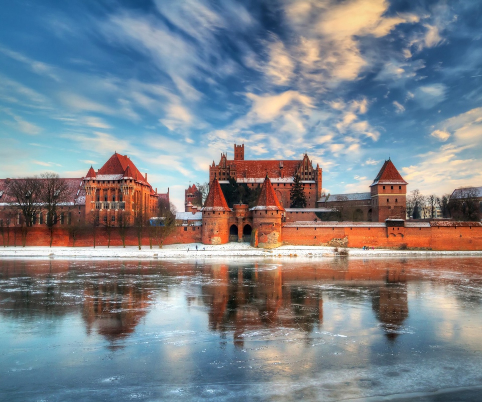 Sfondi Malbork Castle - Poland 960x800