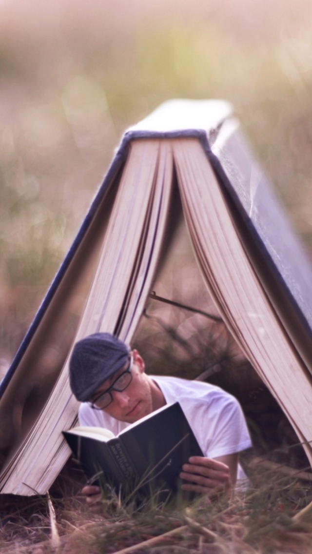 Reading Books wallpaper 640x1136