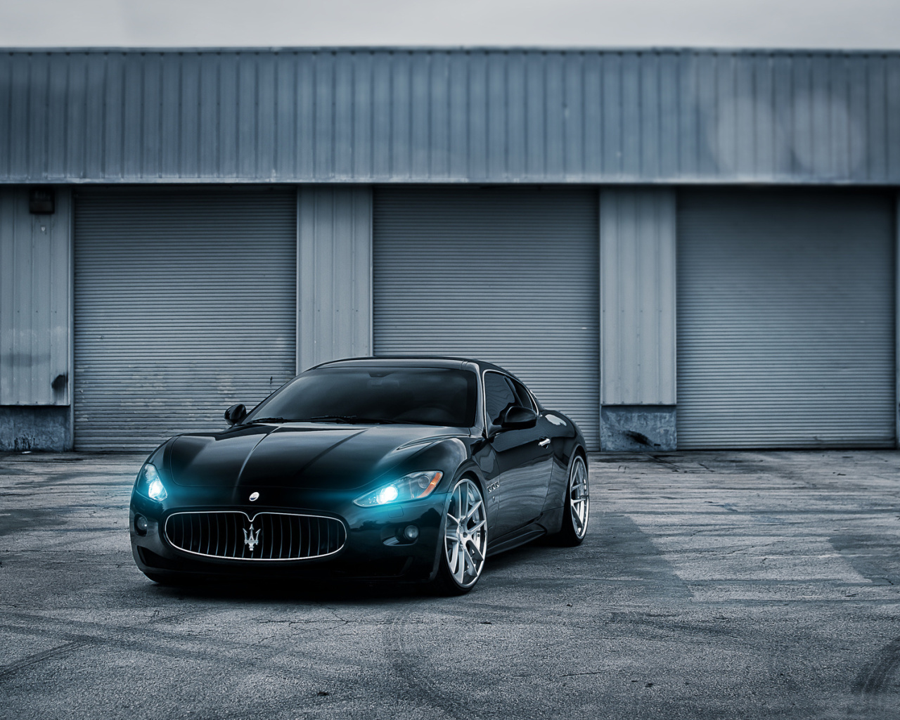 Das Maserati GranTurismo Wallpaper 1280x1024