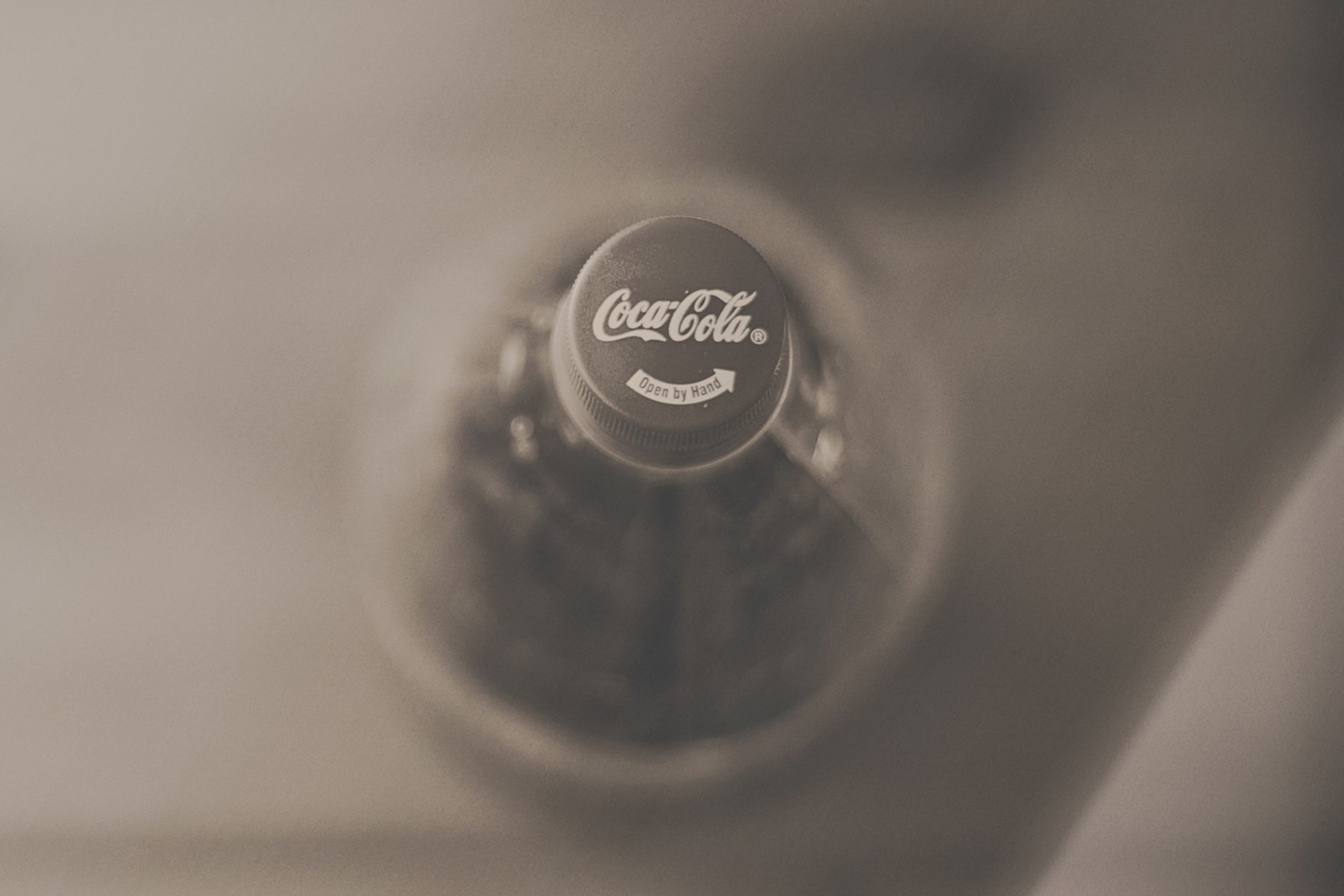 Обои Coca-Cola Bottle 2880x1920