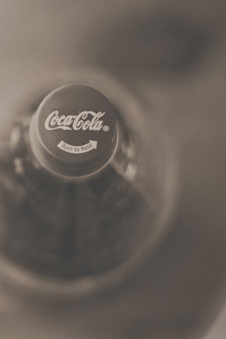 Das Coca-Cola Bottle Wallpaper 320x480