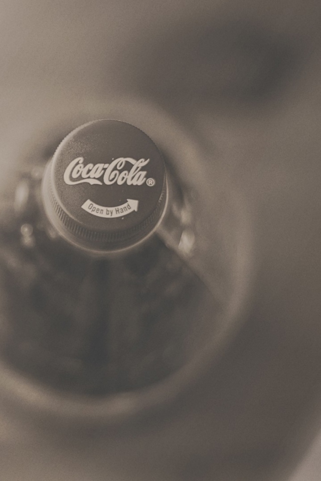 Fondo de pantalla Coca-Cola Bottle 640x960