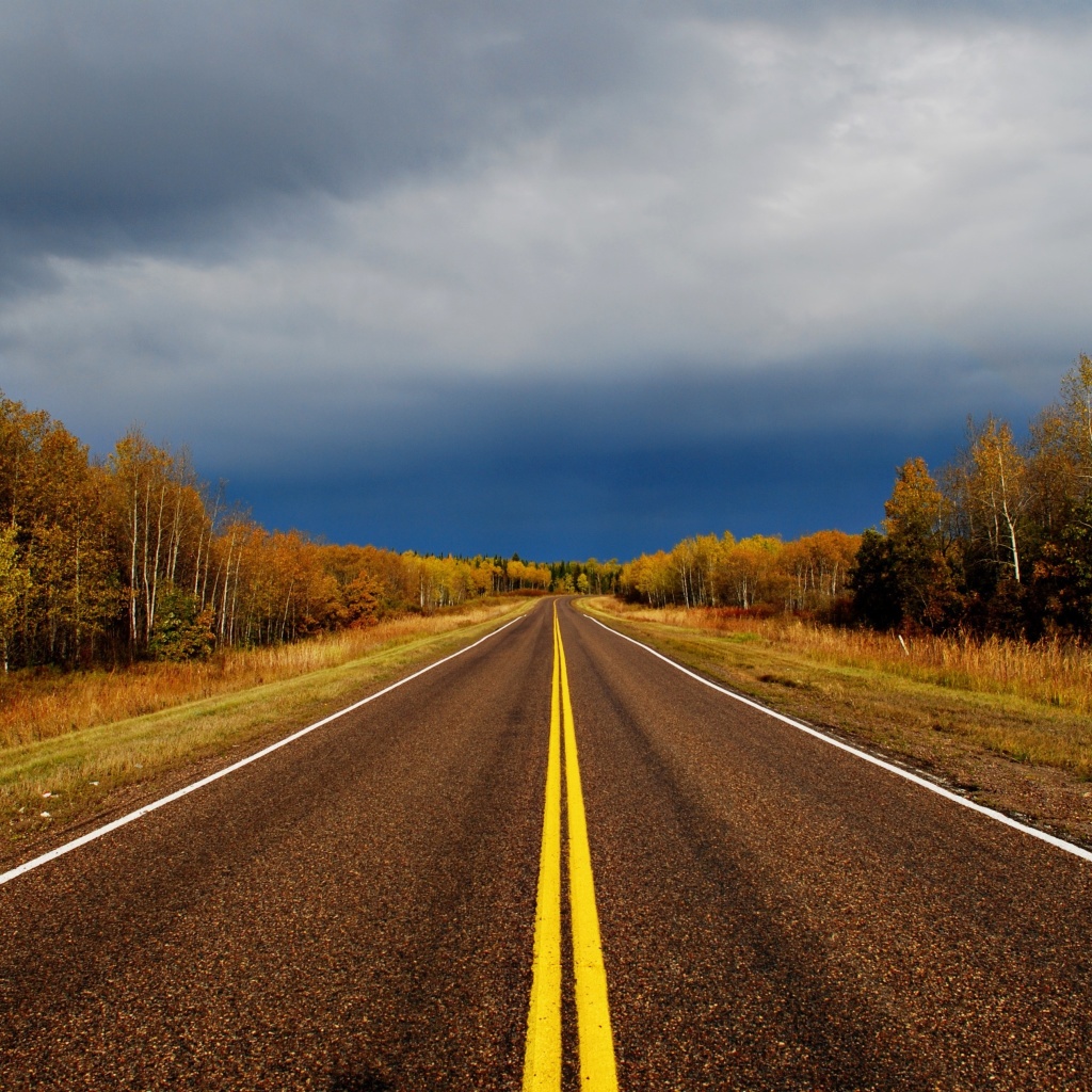 Autumn Road wallpaper 1024x1024