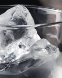 Обои Ice In Glass 128x160