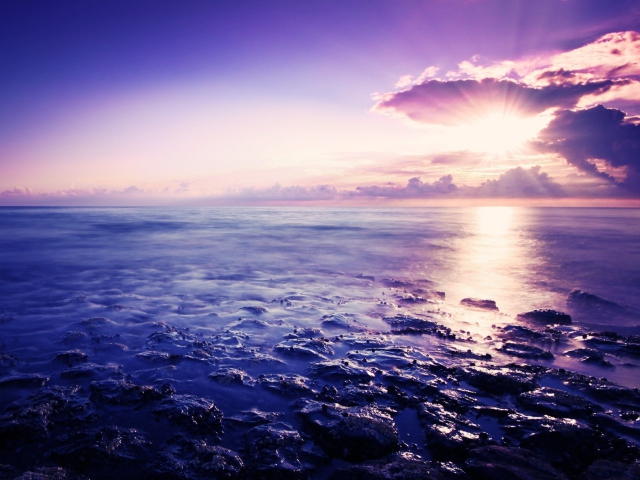 Das Sunrise Above Sea Wallpaper 640x480