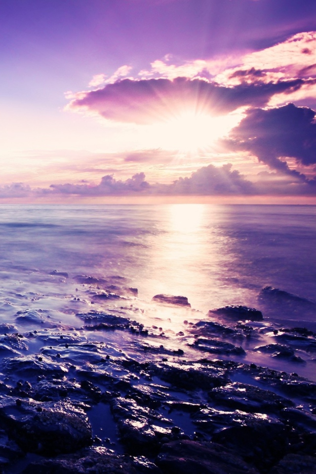 Das Sunrise Above Sea Wallpaper 640x960