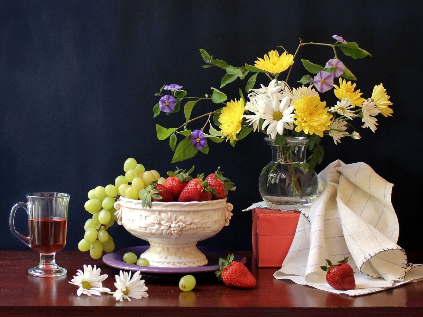 Berries and bouquet Still life screenshot #1 1400x1050