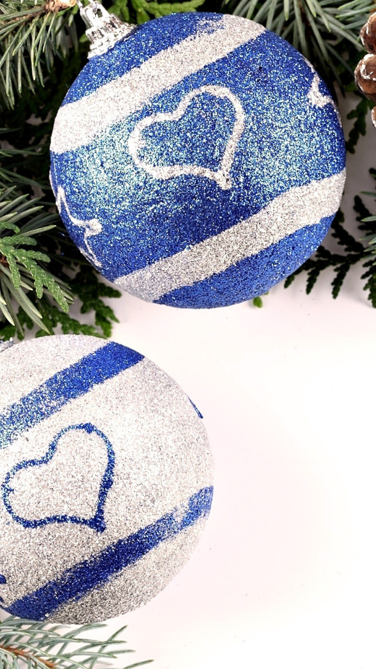 Das Christmas Tree Balls Wallpaper 750x1334