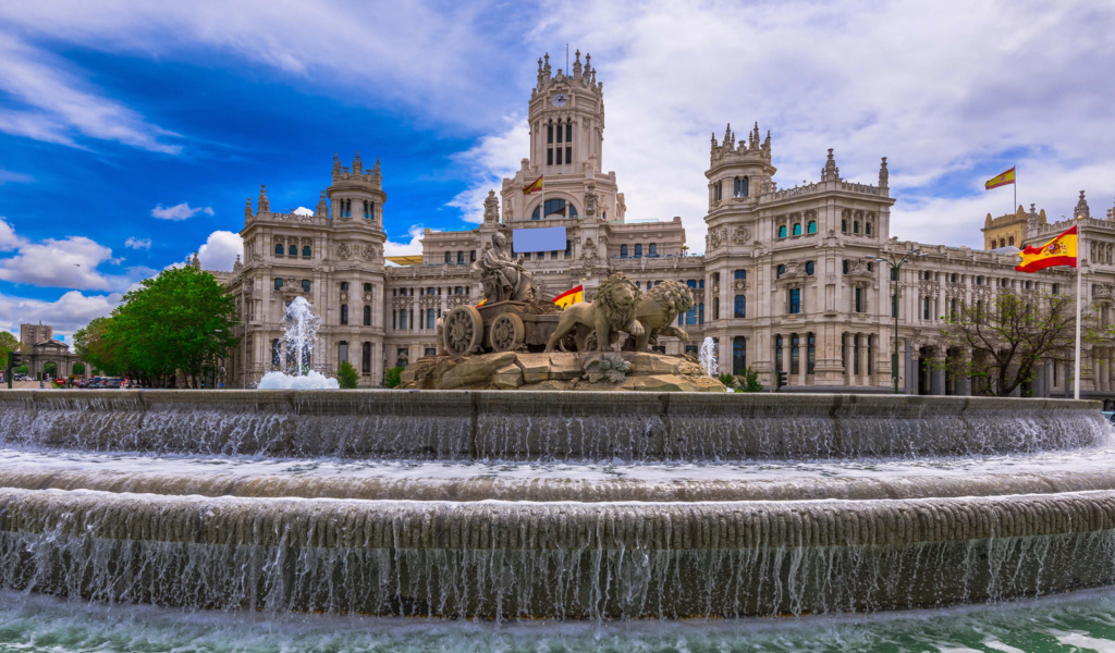 Plaza de Cibeles in Madrid wallpaper 1024x600
