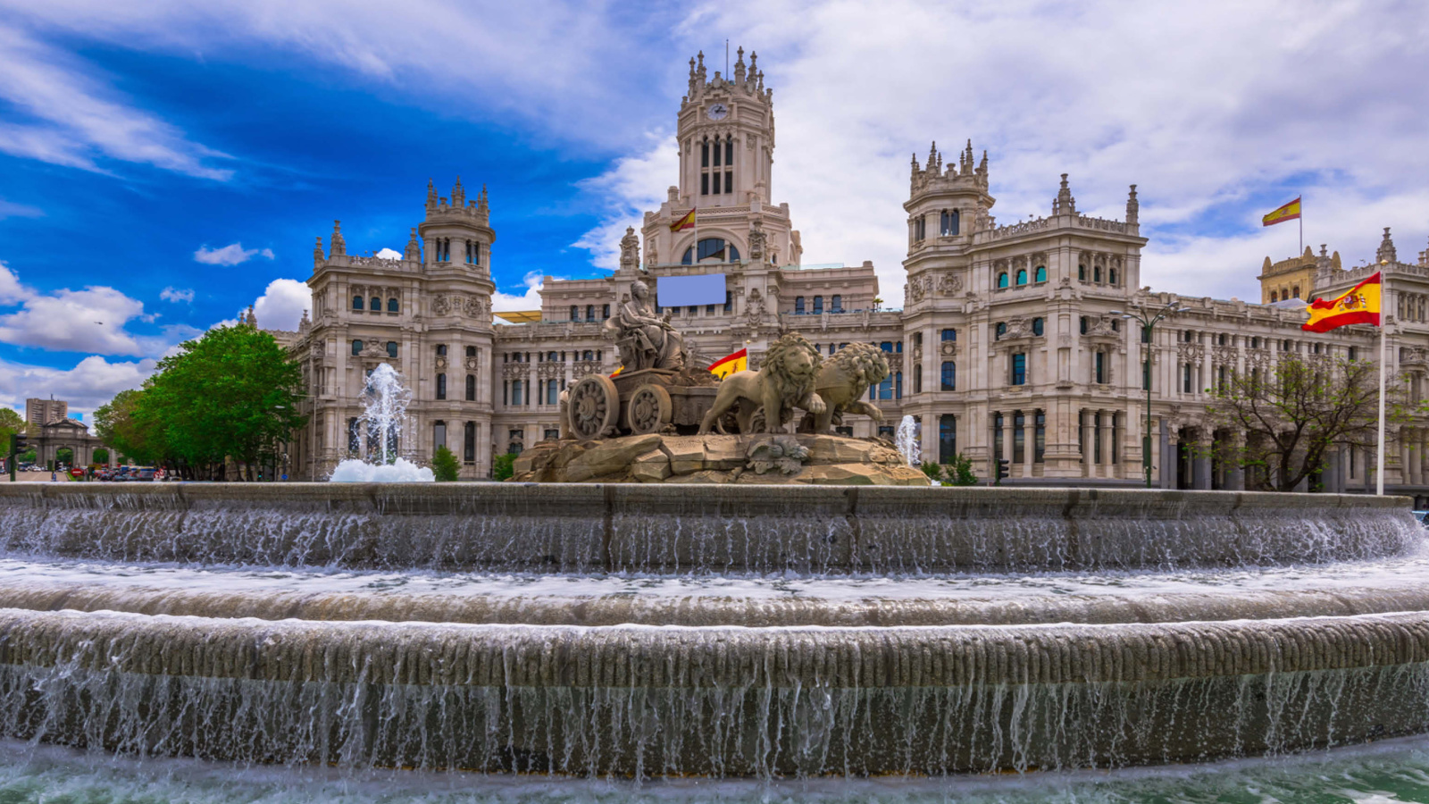 Fondo de pantalla Plaza de Cibeles in Madrid 1600x900