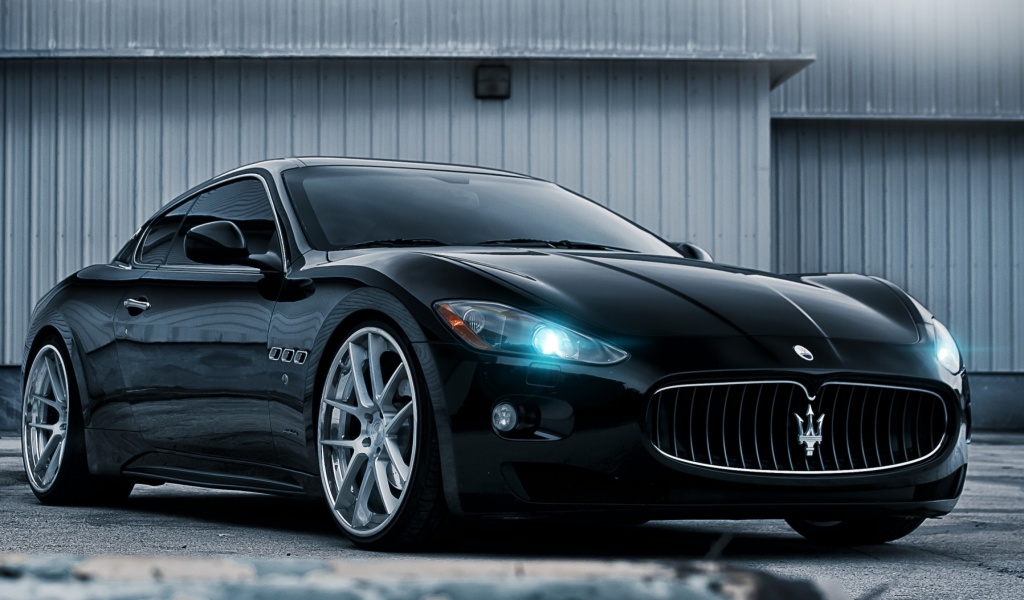 Fondo de pantalla Maserati GranTurismo HD 1024x600