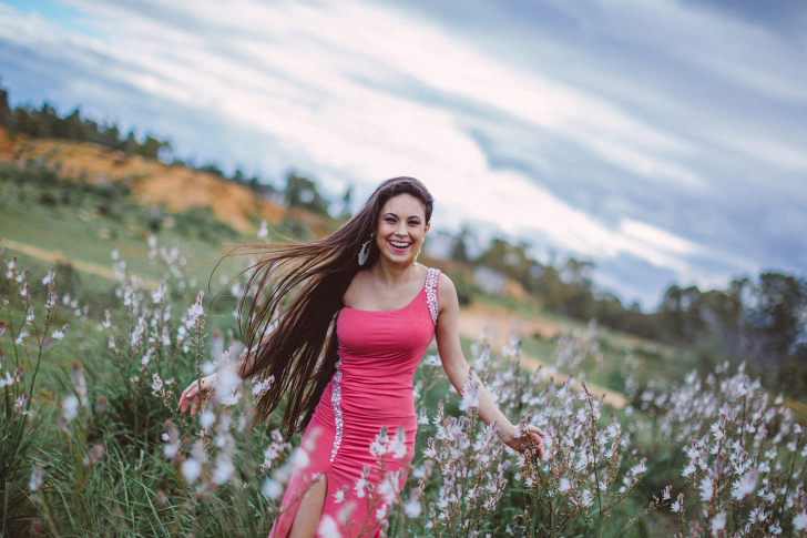 Happy Girl In Field wallpaper