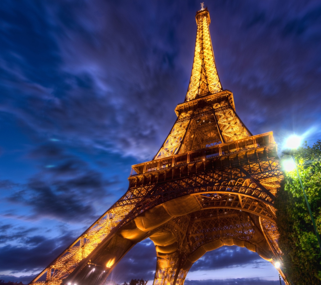 Eiffel Tower wallpaper 1080x960