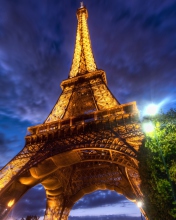 Sfondi Eiffel Tower 176x220