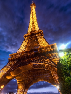 Das Eiffel Tower Wallpaper 240x320