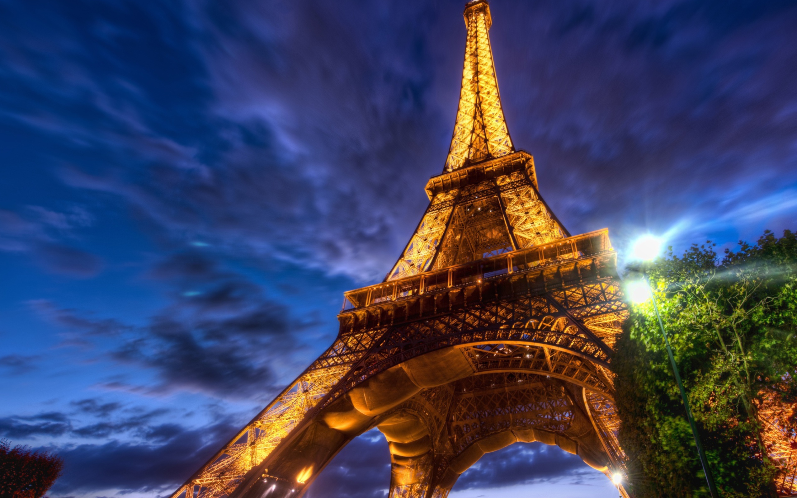 Eiffel Tower screenshot #1 2560x1600