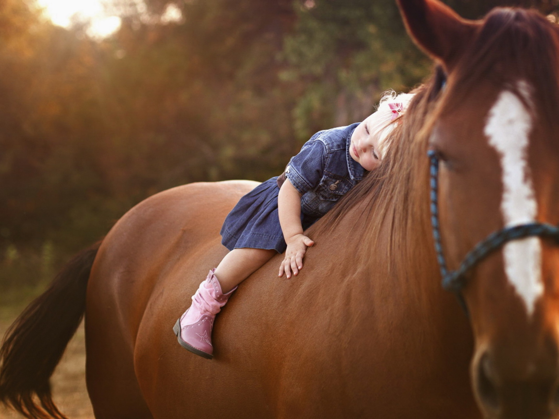 Fondo de pantalla Blonde Child On Horse 1152x864