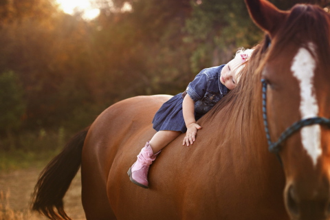 Fondo de pantalla Blonde Child On Horse 480x320