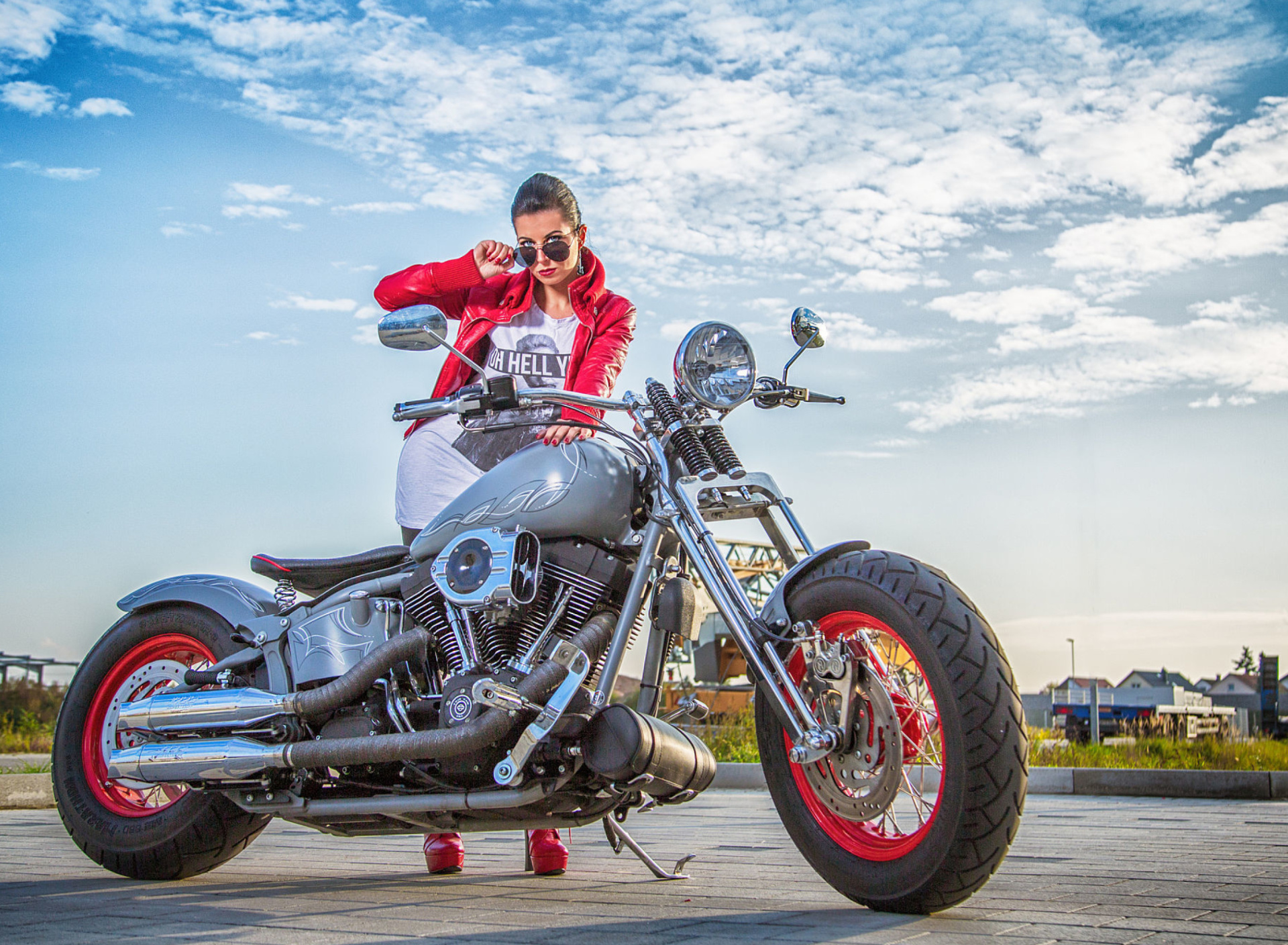 Harley Davidson with Cute Girl screenshot #1 1920x1408