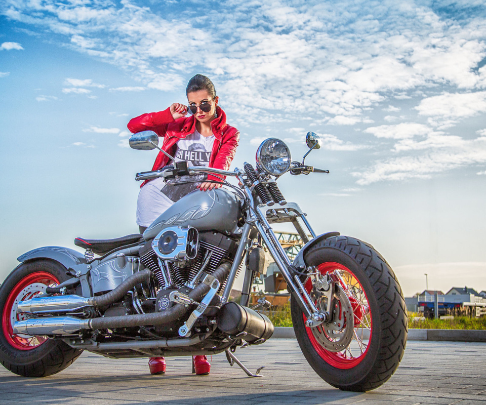 Fondo de pantalla Harley Davidson with Cute Girl 960x800