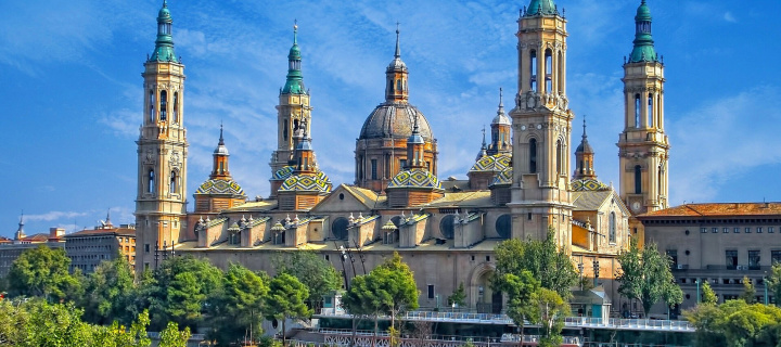 Basilica of Our Lady of the Pillar, Zaragoza, Spain wallpaper 720x320