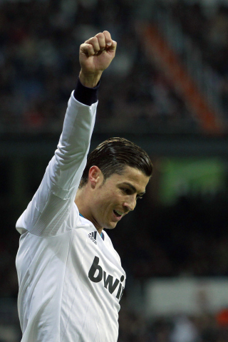 Real Madrid - Cristiano Ronaldo wallpaper 320x480