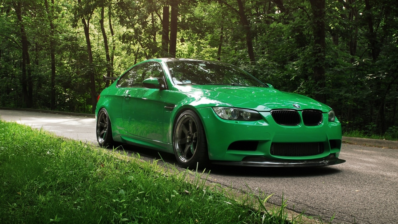 Das Green BMW Coupe Wallpaper 1280x720