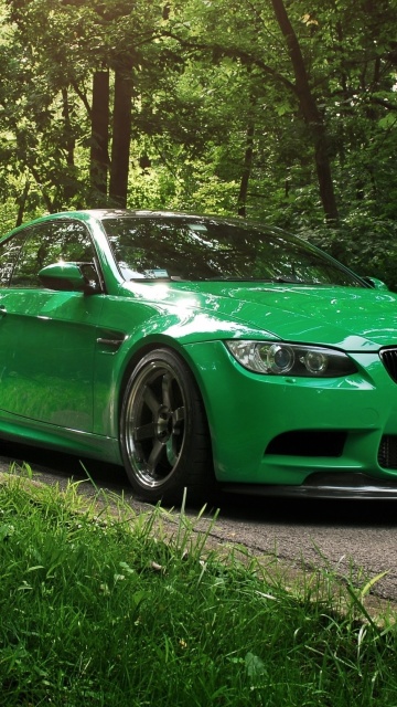 Das Green BMW Coupe Wallpaper 360x640
