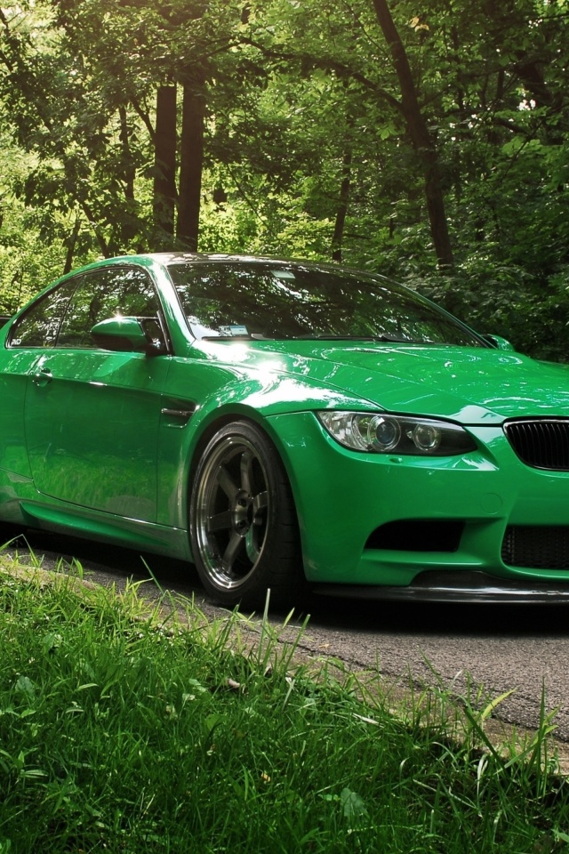 Green BMW Coupe screenshot #1 640x960