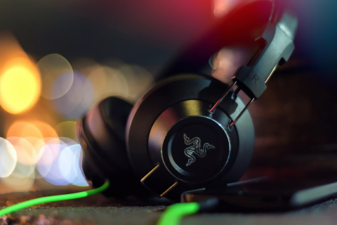 Razer Adaro DJ Analog Headphones wallpaper 480x320