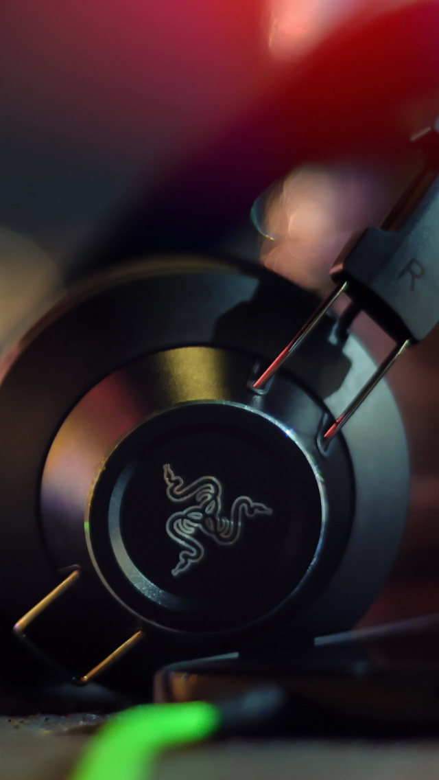 Screenshot №1 pro téma Razer Adaro DJ Analog Headphones 640x1136