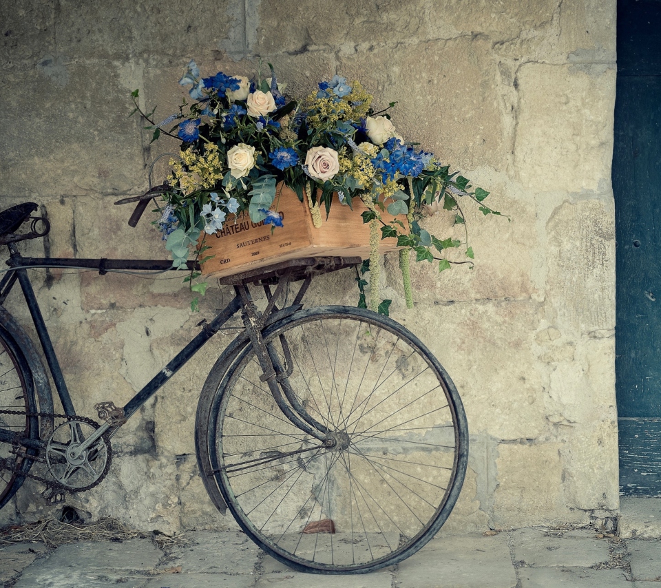 Bicycle With Basket Full Of Flowers screenshot #1 960x854