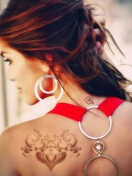 Das Girl With Tattoo On Her Back Wallpaper 132x176