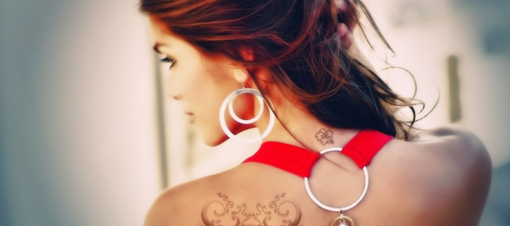 Girl With Tattoo On Her Back screenshot #1 720x320