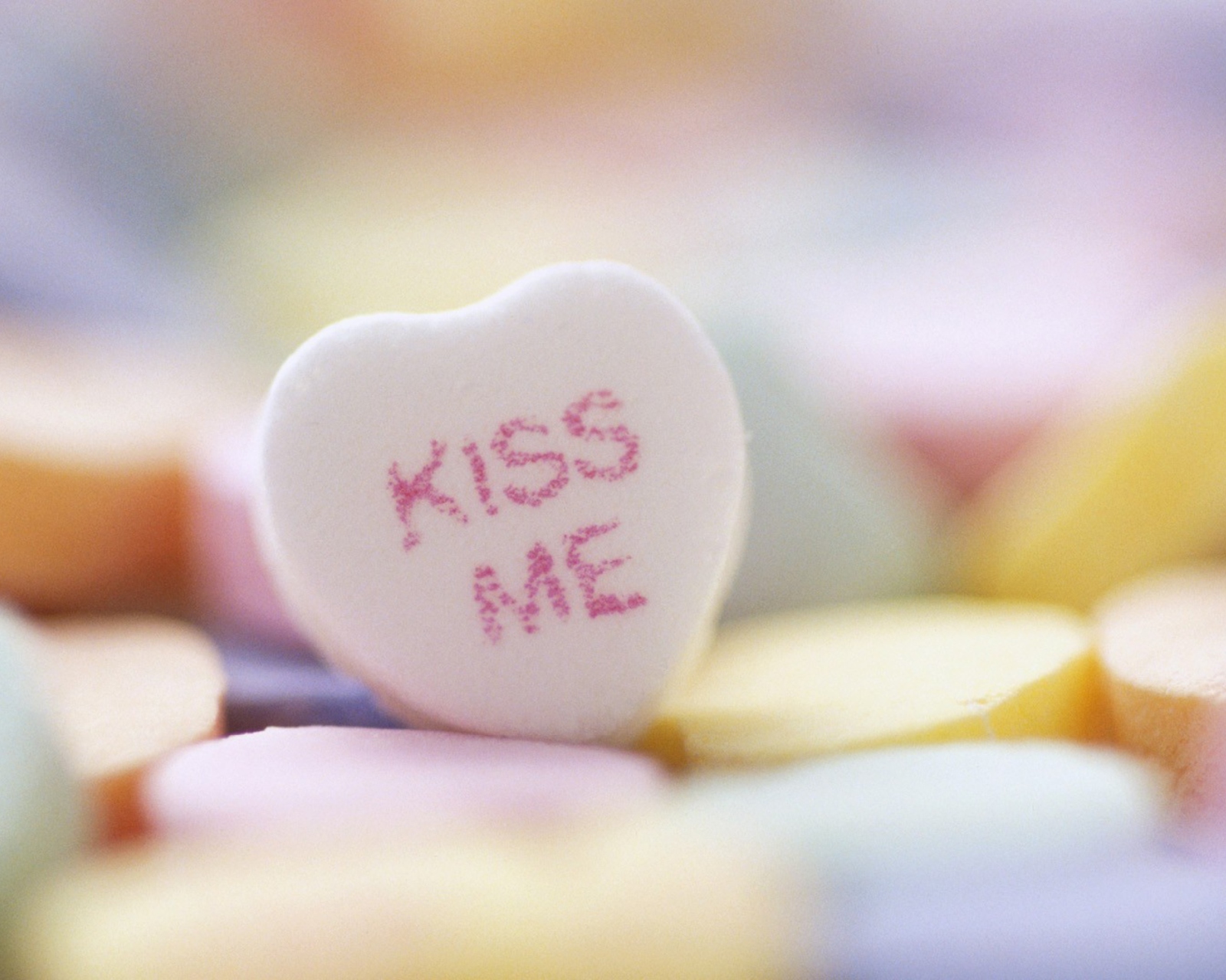 Fondo de pantalla Kiss Me Heart Candy 1600x1280