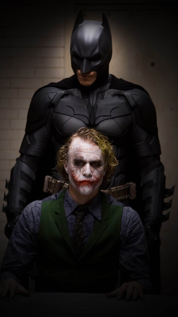 Обои Batman And Joker 750x1334