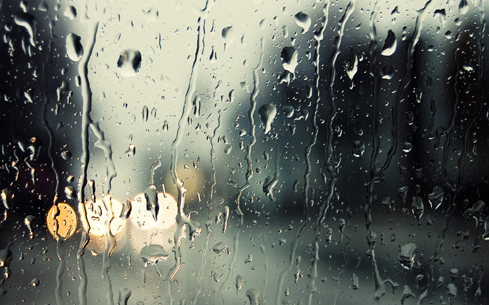 Обои Rain Drops On Window 1680x1050