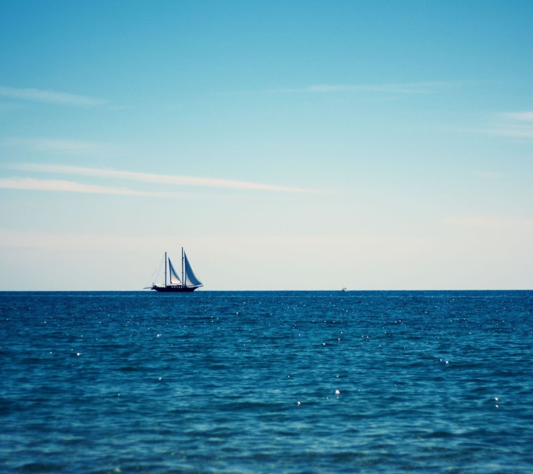 Fondo de pantalla Beautiful Yacht On Seascape Horizon 1080x960
