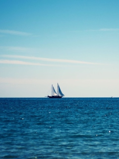 Screenshot №1 pro téma Beautiful Yacht On Seascape Horizon 240x320