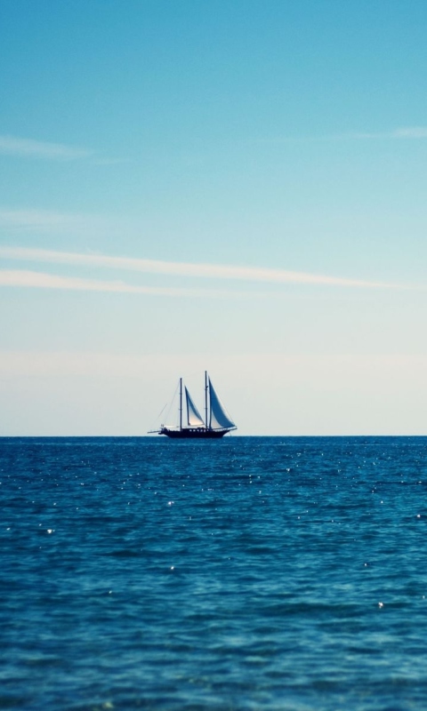 Beautiful Yacht On Seascape Horizon screenshot #1 480x800