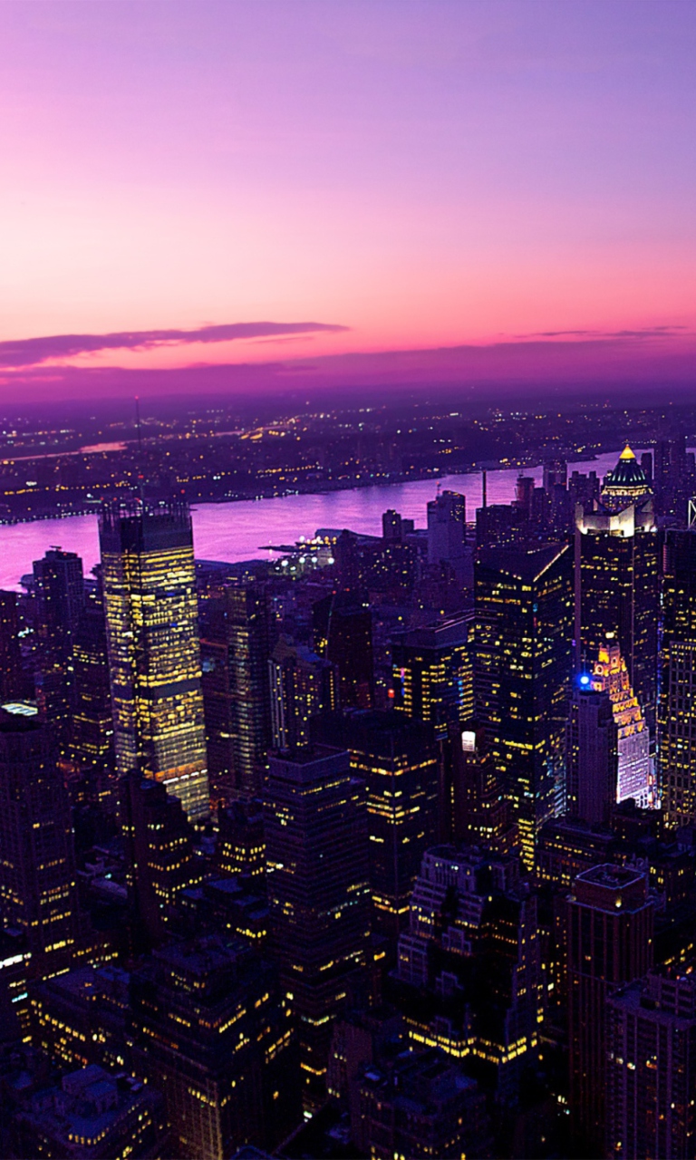 Обои Twilight In New York City 768x1280