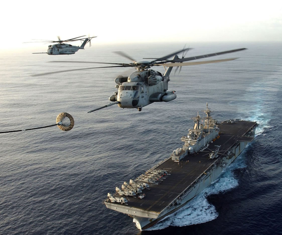 Обои Aircraft Carrier And Helicopter 960x800