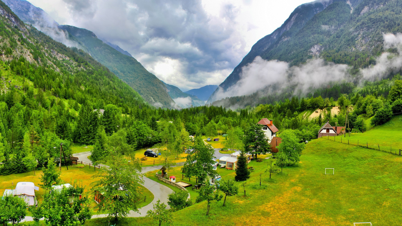Slovenian Mountains Landscape screenshot #1 1366x768
