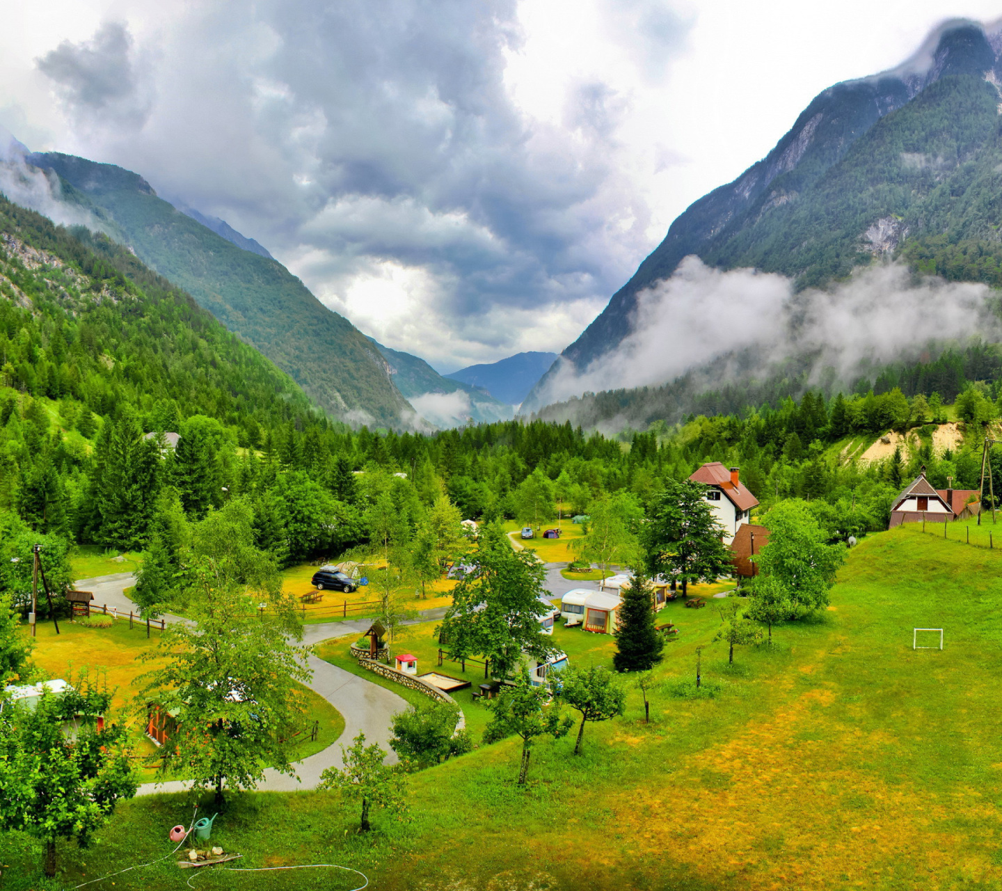 Fondo de pantalla Slovenian Mountains Landscape 1440x1280