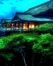 Temple Over Green Trees screenshot #1 176x220